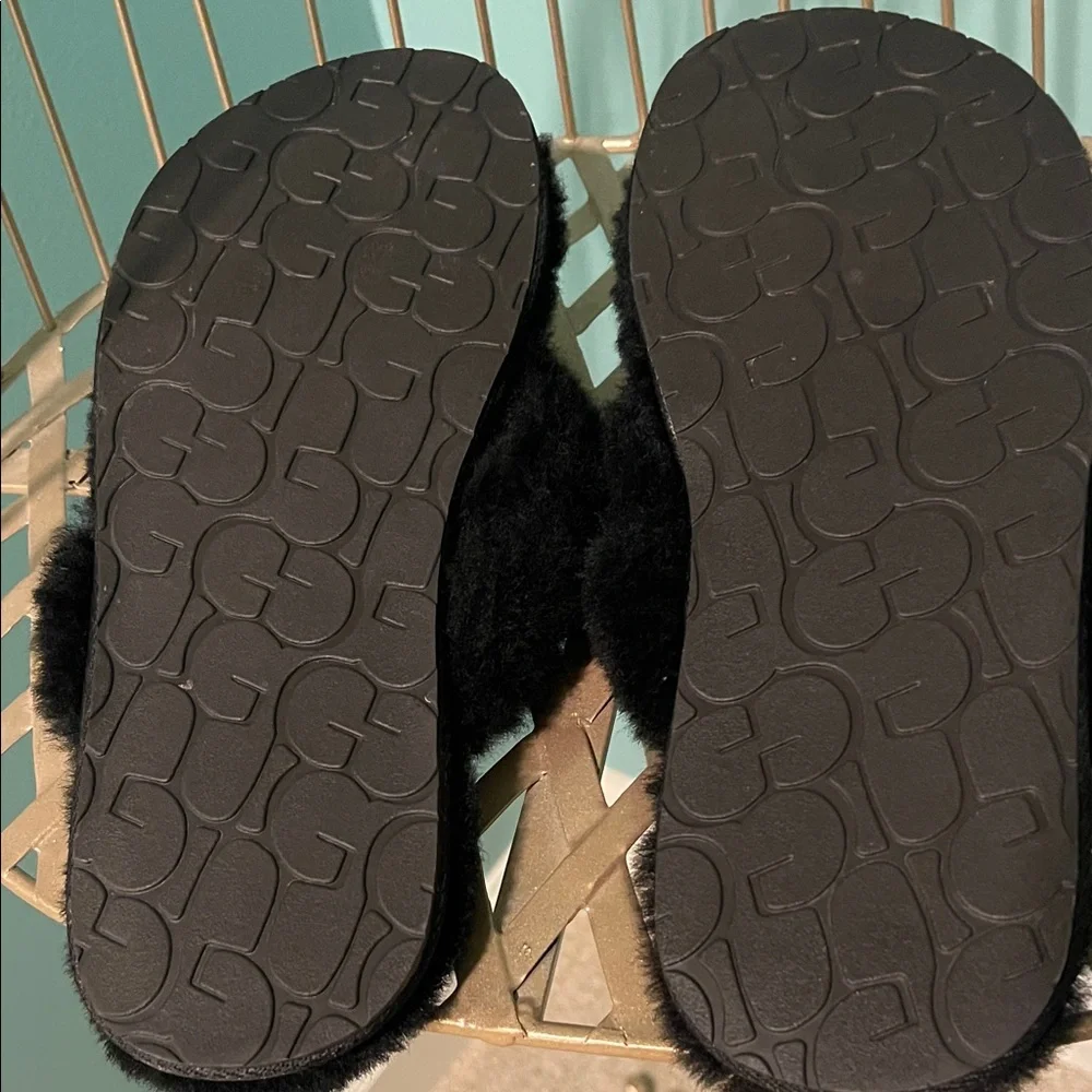 UGG Women's Flip Flop Slippers - Picture 10 of 10